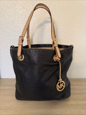 Michael Kors Jet Set Leather Tote vintage 2011